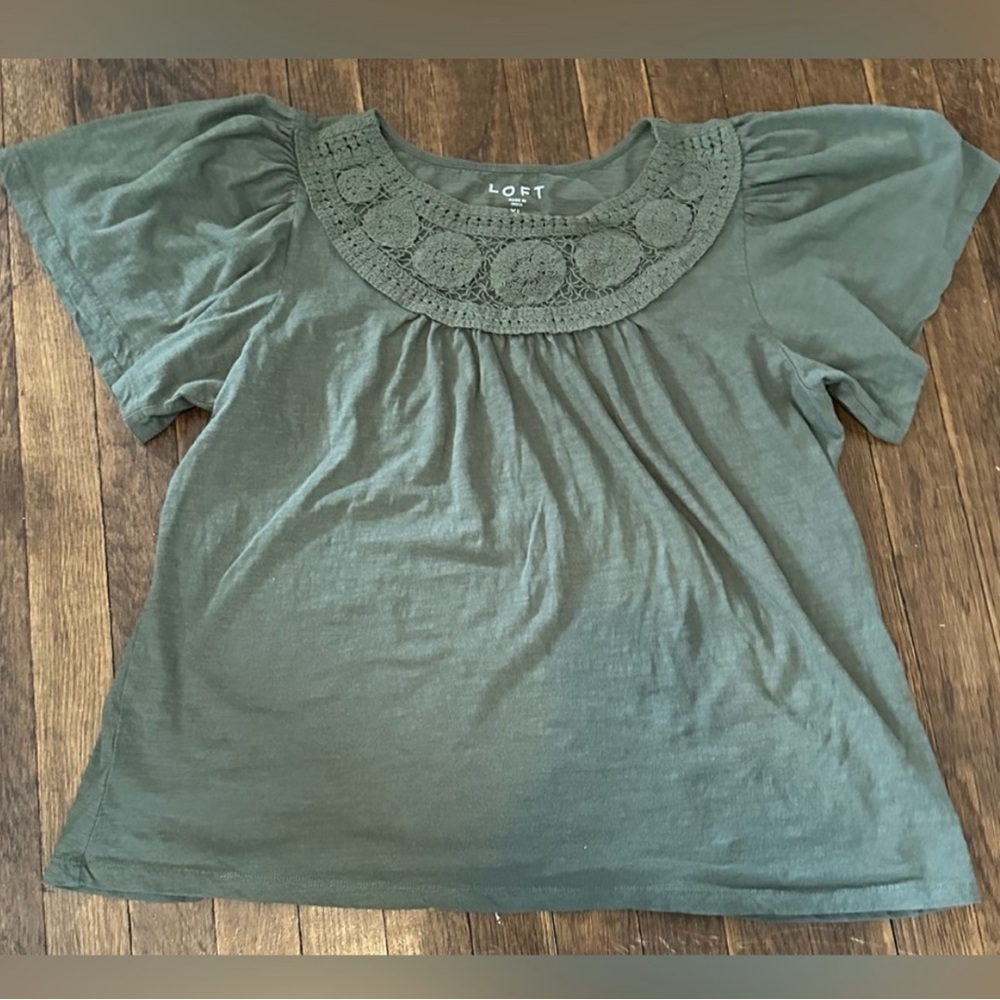 XL LOFT Sage Green Short Sleeve Top Flutter Sleeve Boho Crochet Bohemian - Picture 4 of 4